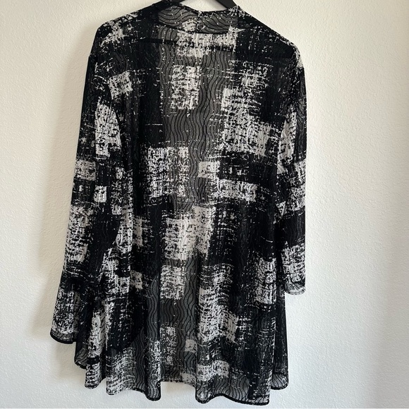 Keren Hart Black & White Patterned Lightweight Cardigan – Size 1X NWT - Picture 6 of 7
